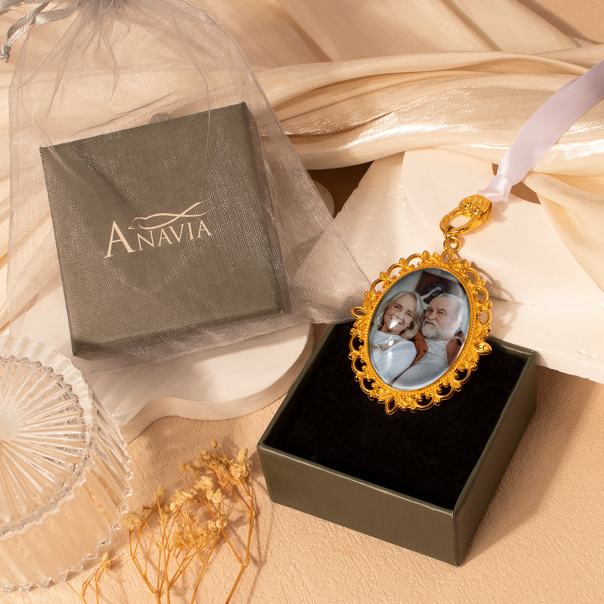 Oval Wedding Resin and Ribbon Brooch