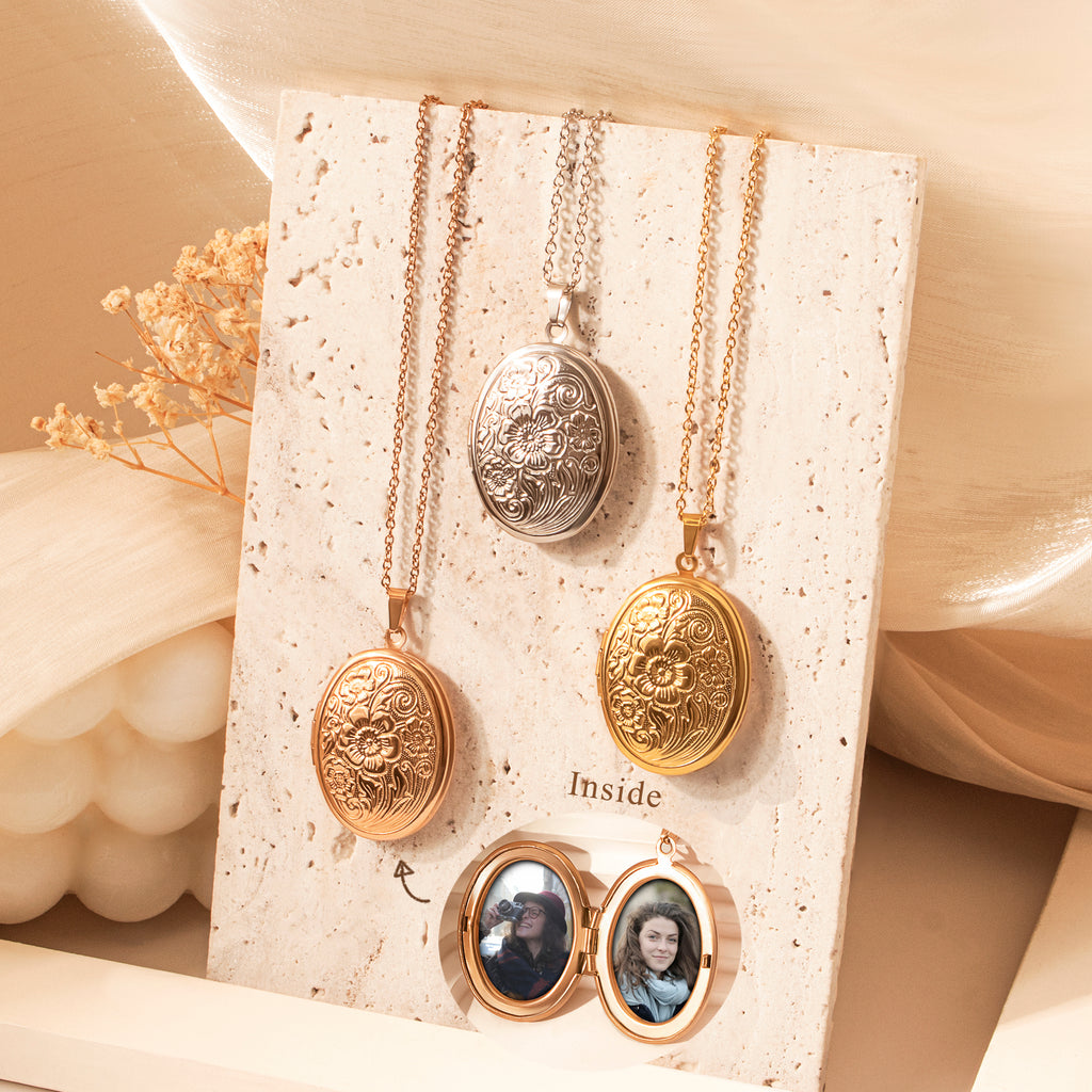 Vintage Oval Photo Locket Necklace