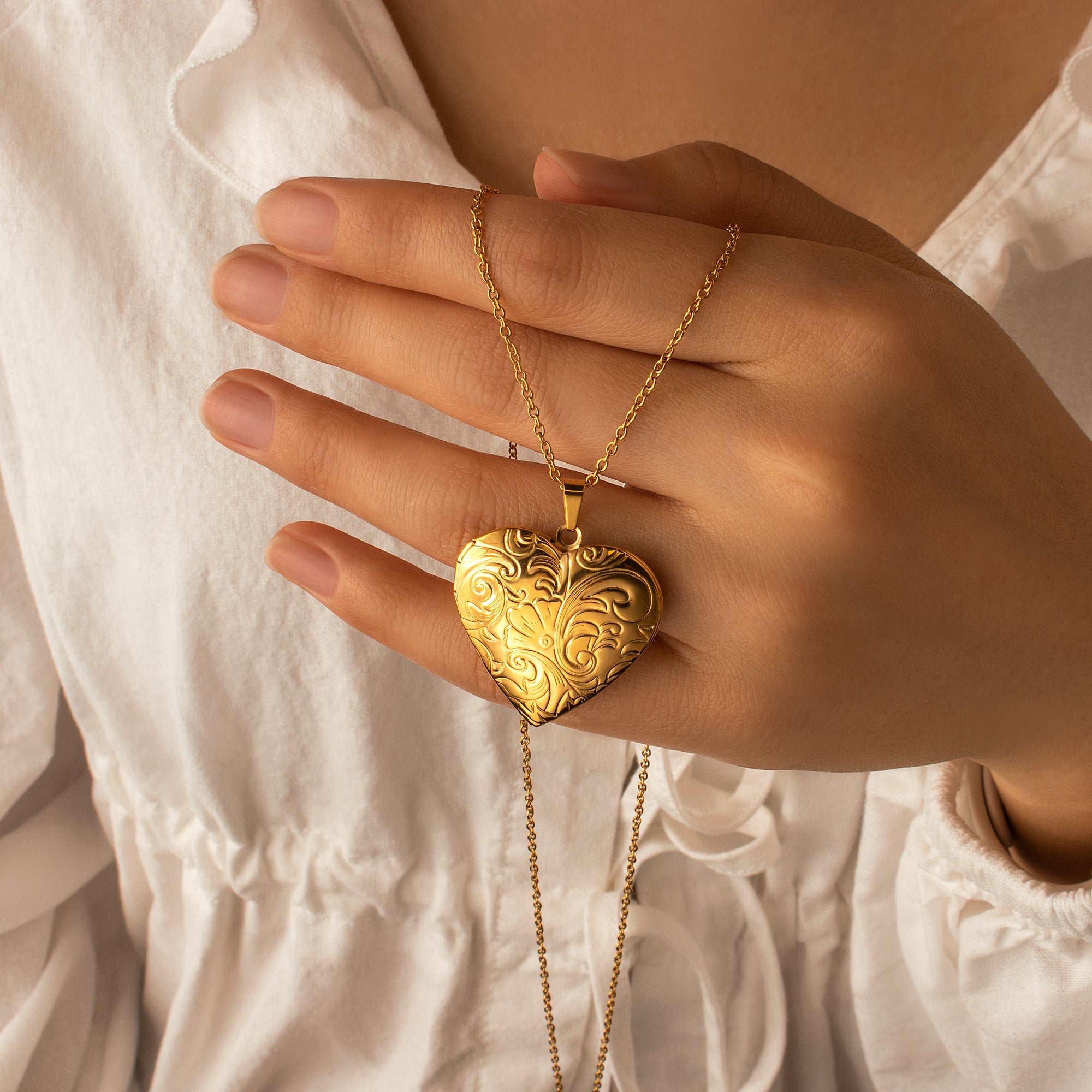Plant Pattern Heart Photo Locket