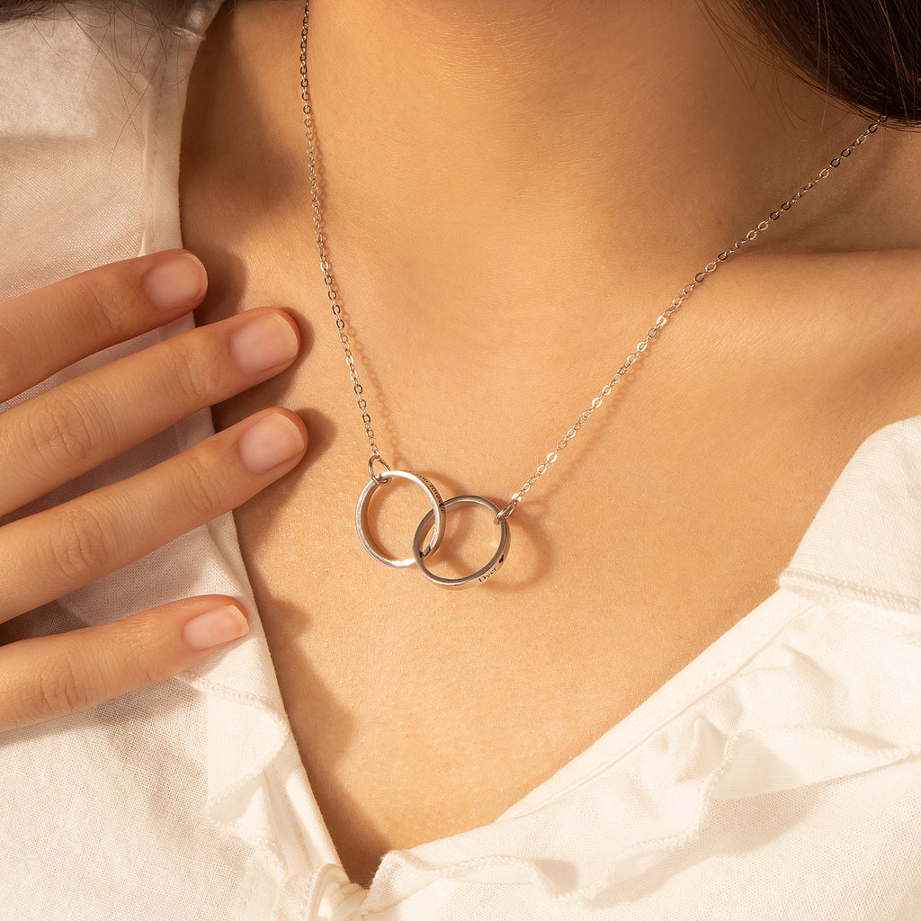 Image 6 Rings Interlocked Interlocking Rings Necklace – Personalized Jewelry in Silver & Gold ...