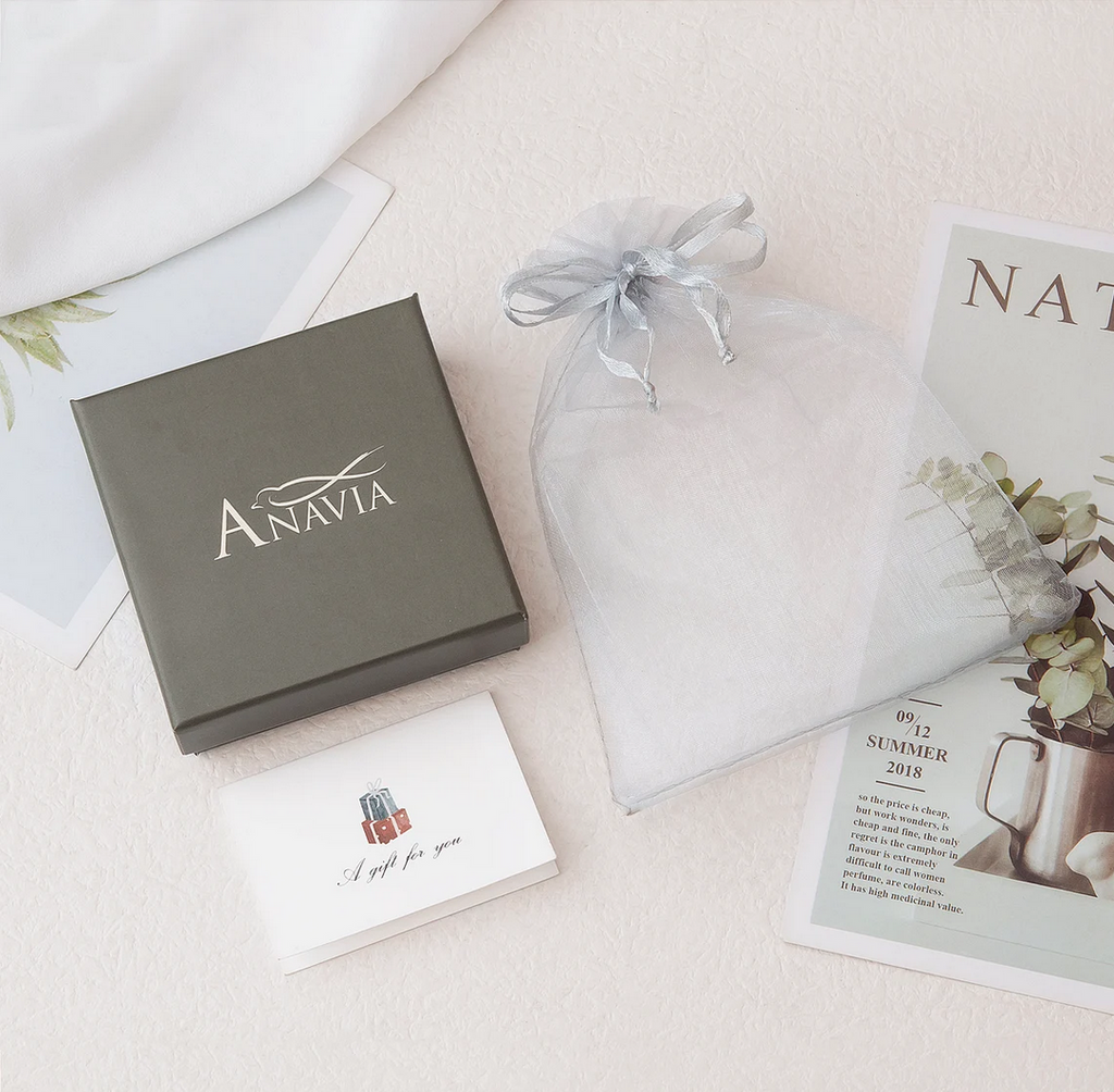 Merry Christmas Card and Cube Necklace Gift Set