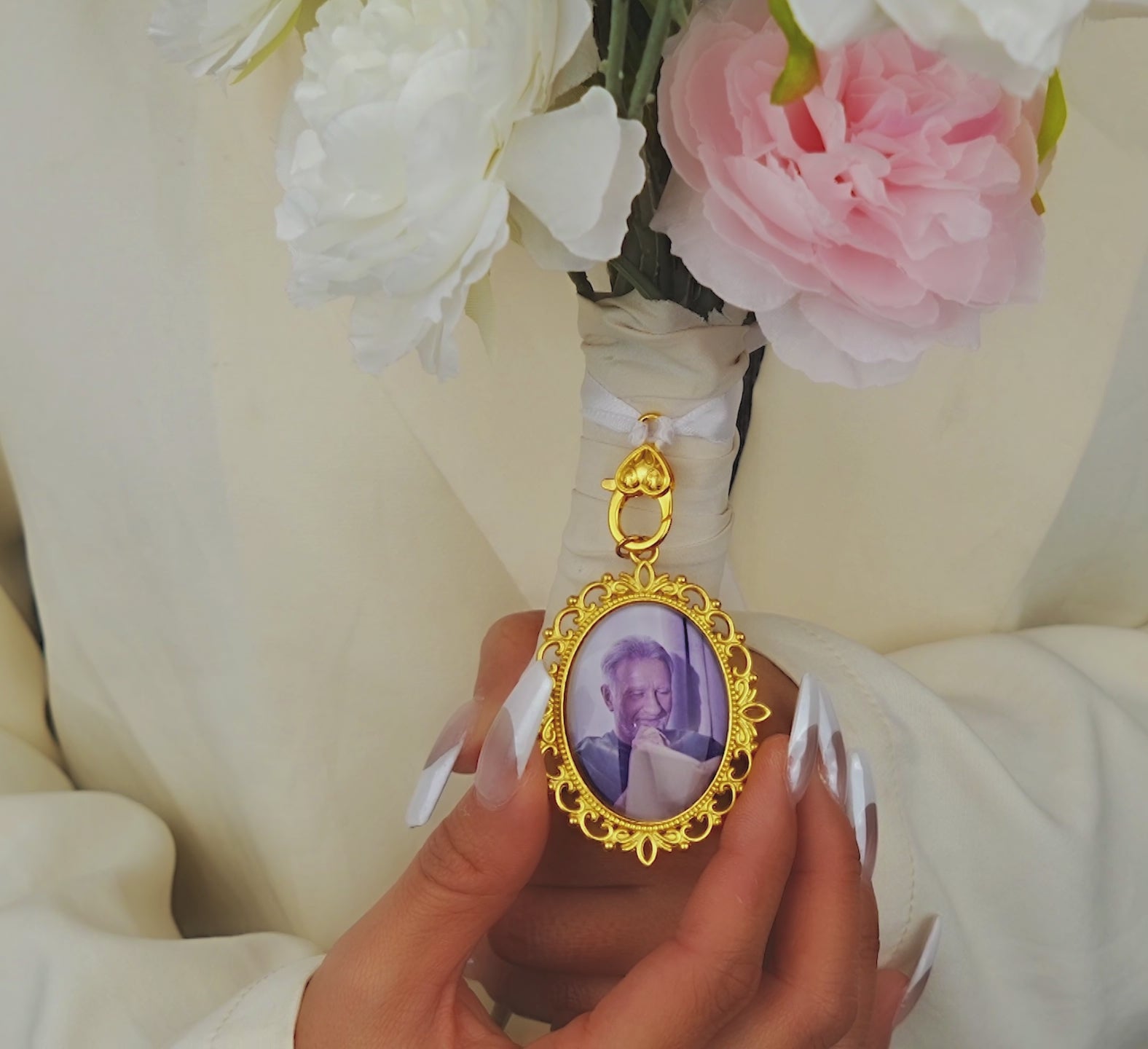 Reversible Wedding Photo Ribbon Brooch