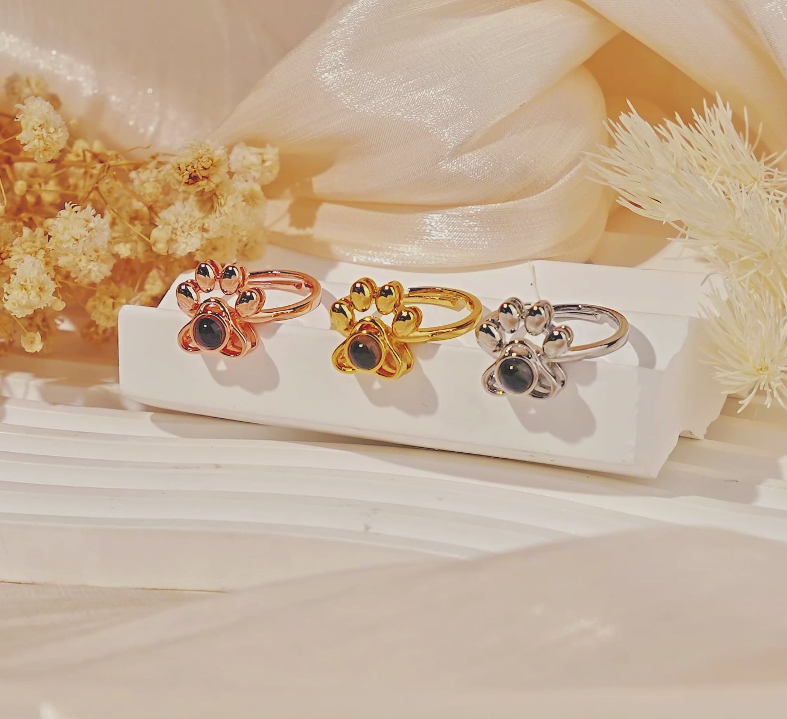 Paw Print Photo Photo Projection Ring