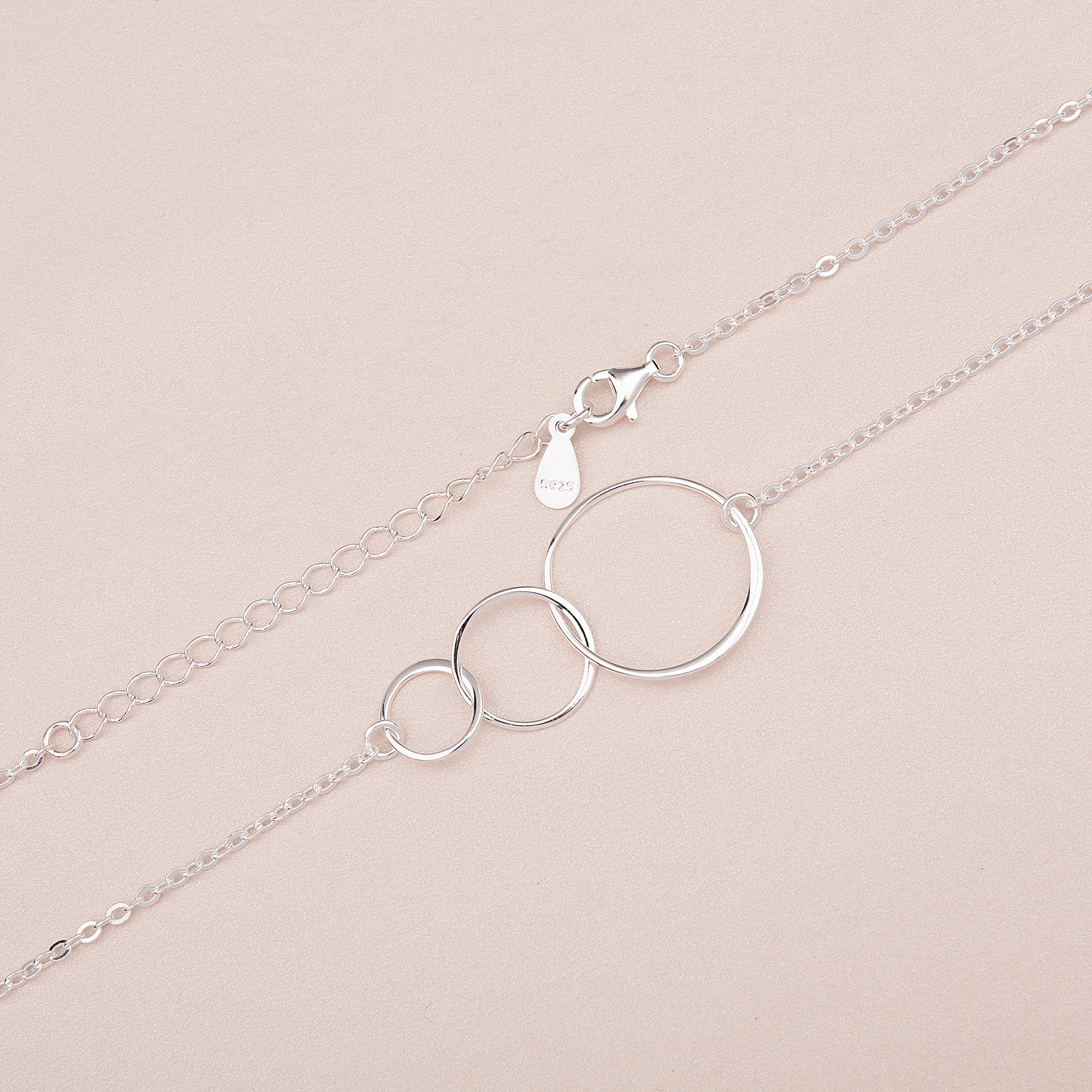 "Endless Love Between Mother And Children" Card and Interlocking Necklace