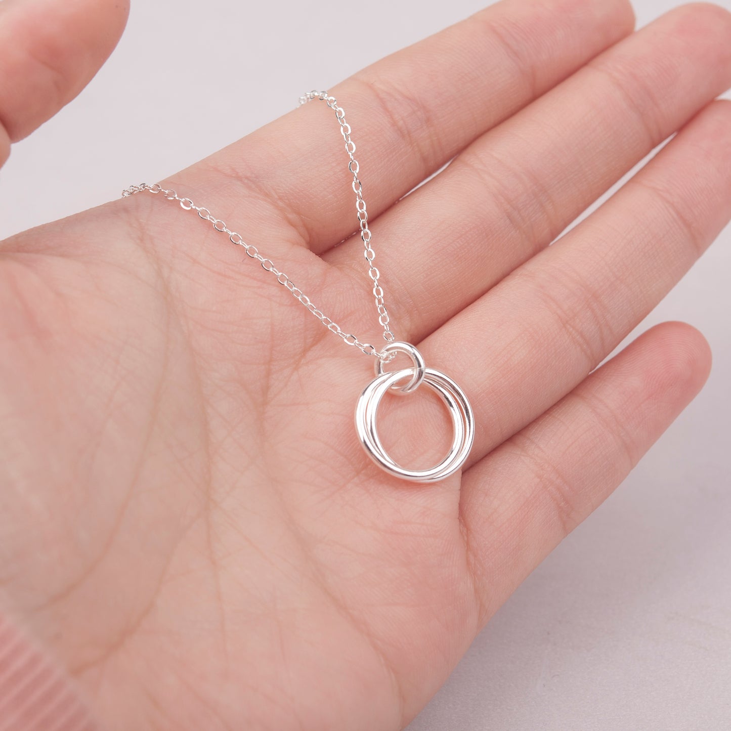 "To the Best Sister Ever" Card and Circles Necklace