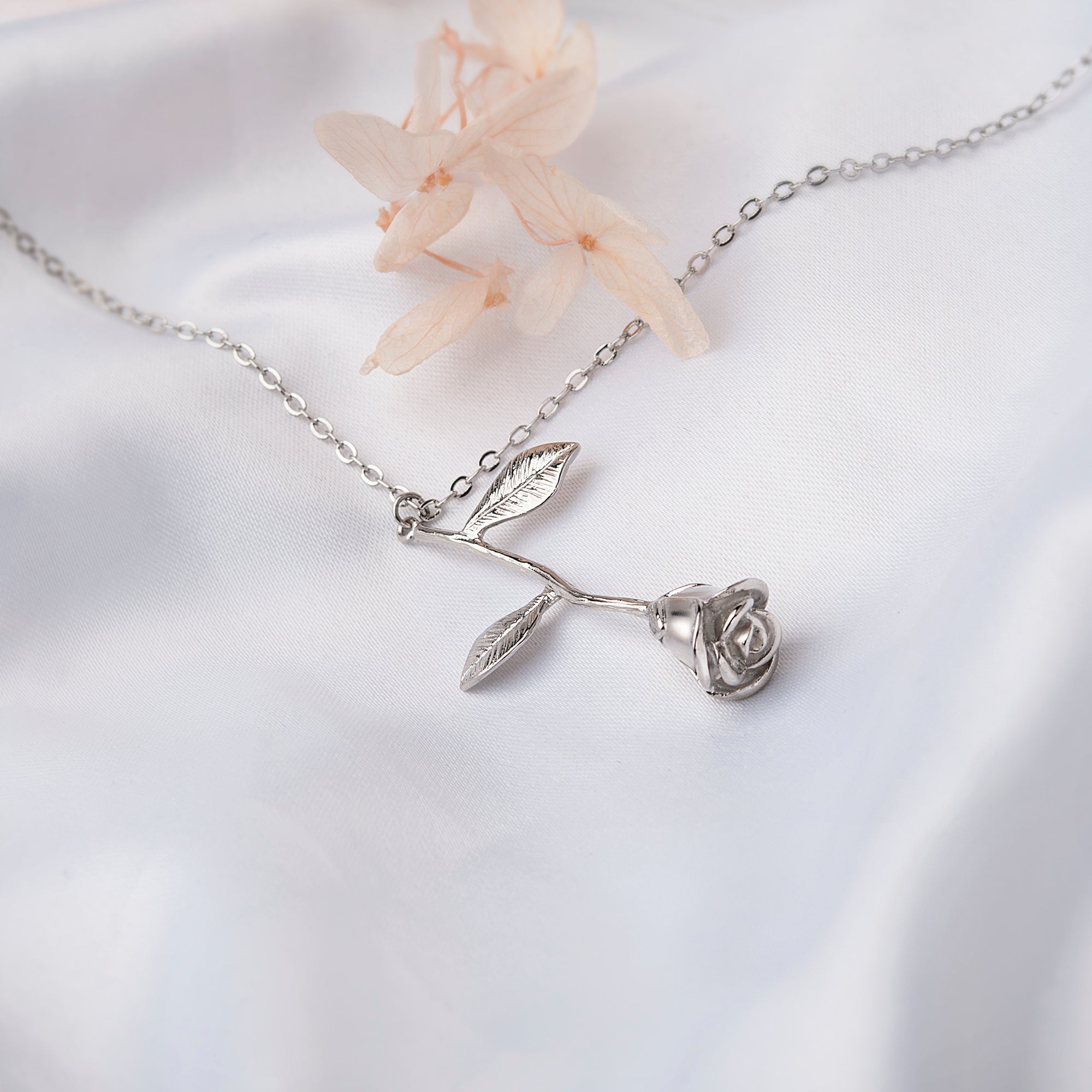 "To my beautiful Mom" Rose Necklace