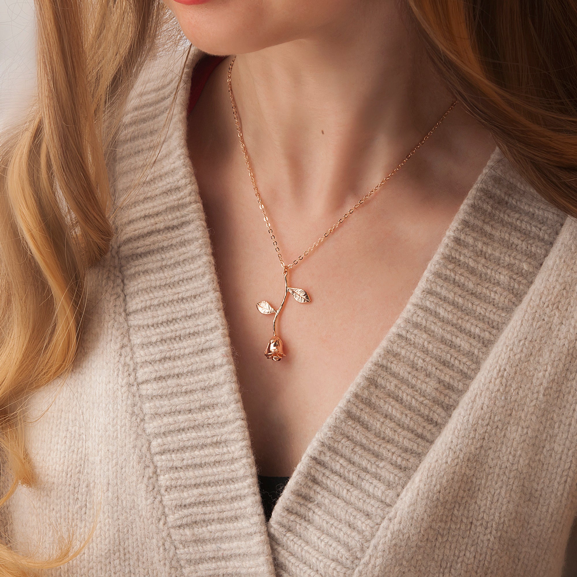 "To my beautiful Mom" Rose Necklace