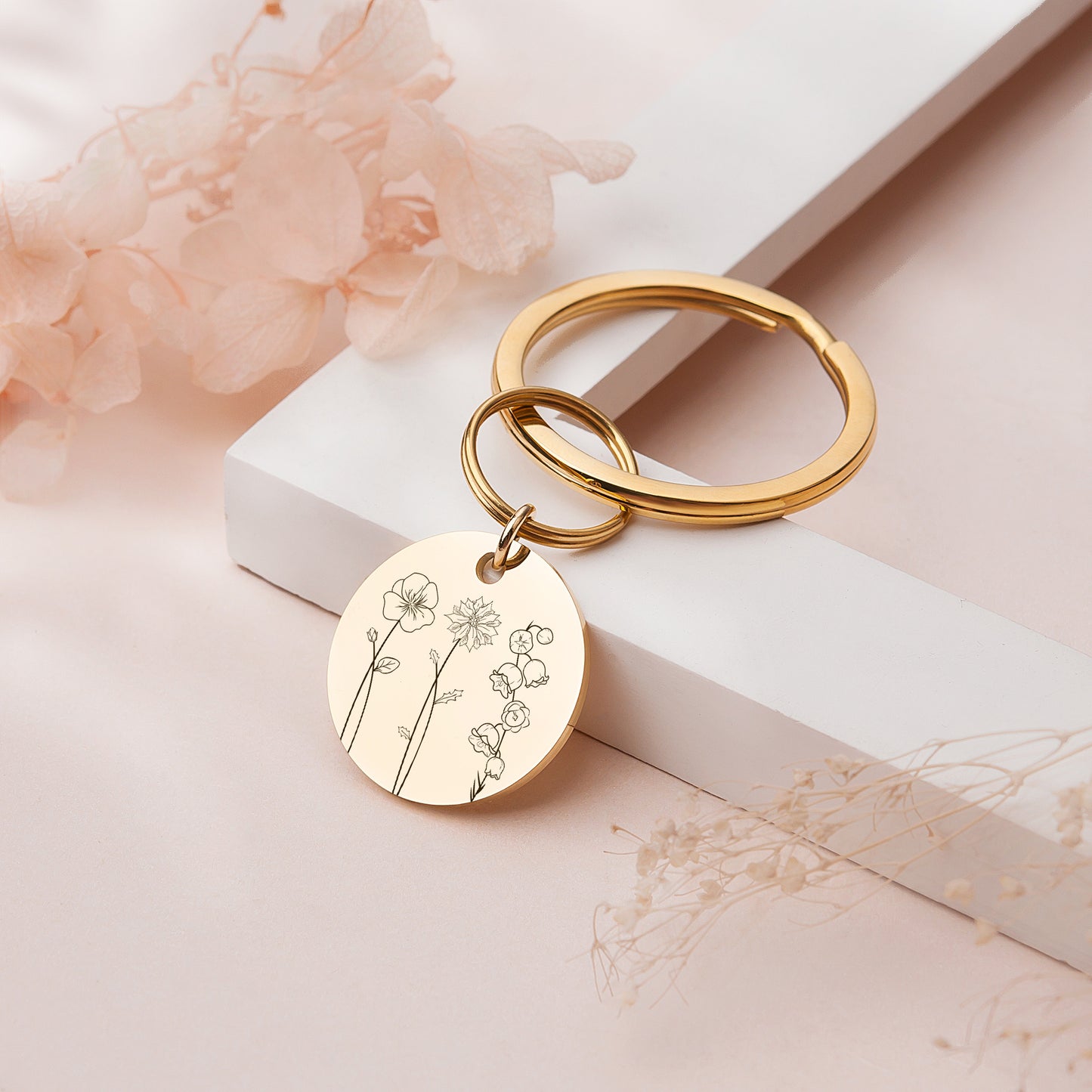 Personalized Birth Flower Keychain, Personalized Jewelry Gift for Her, Natural Flower Keychain, Dainty Mom Keychain