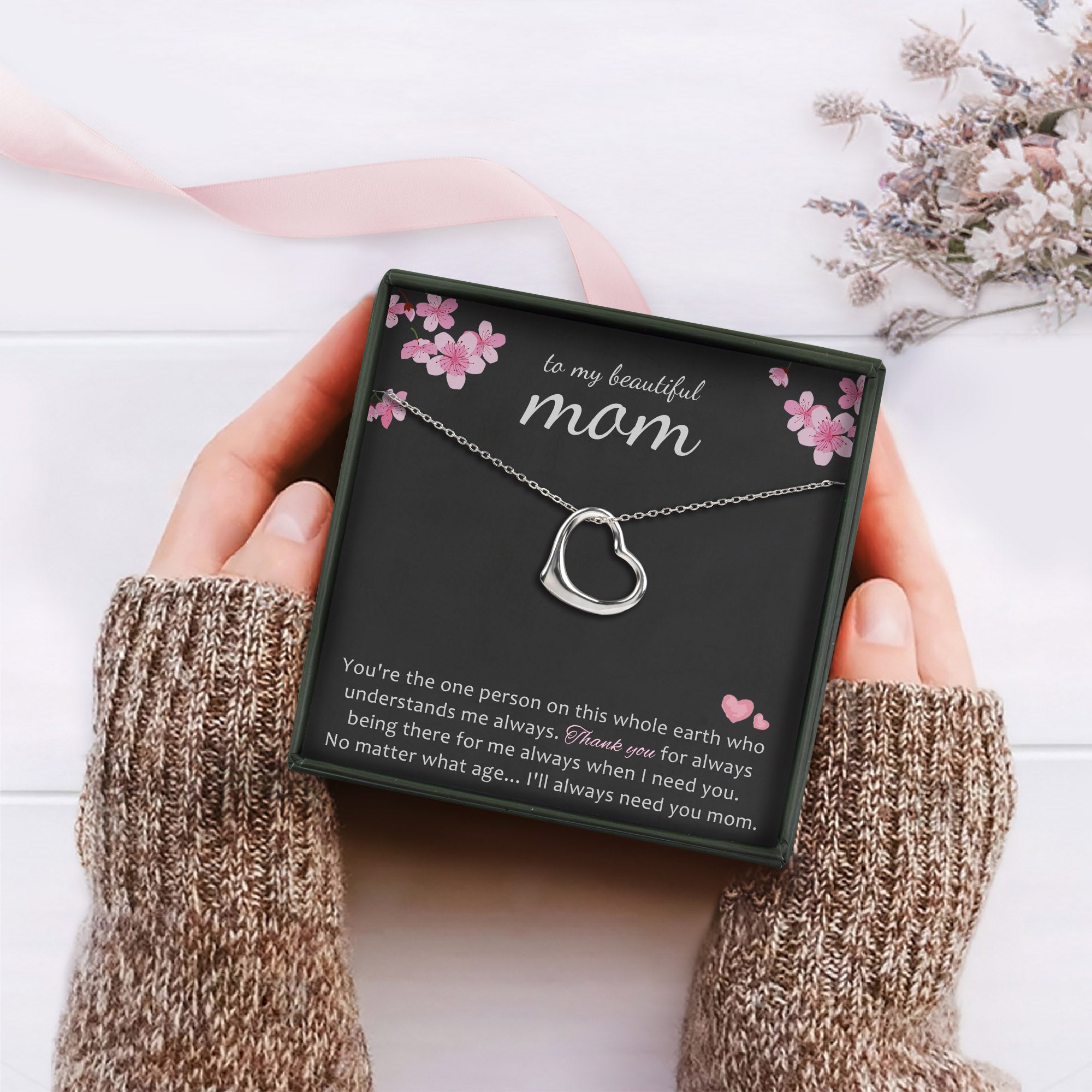 "To my beautiful Mom" Dangling Heart Card Gift Set