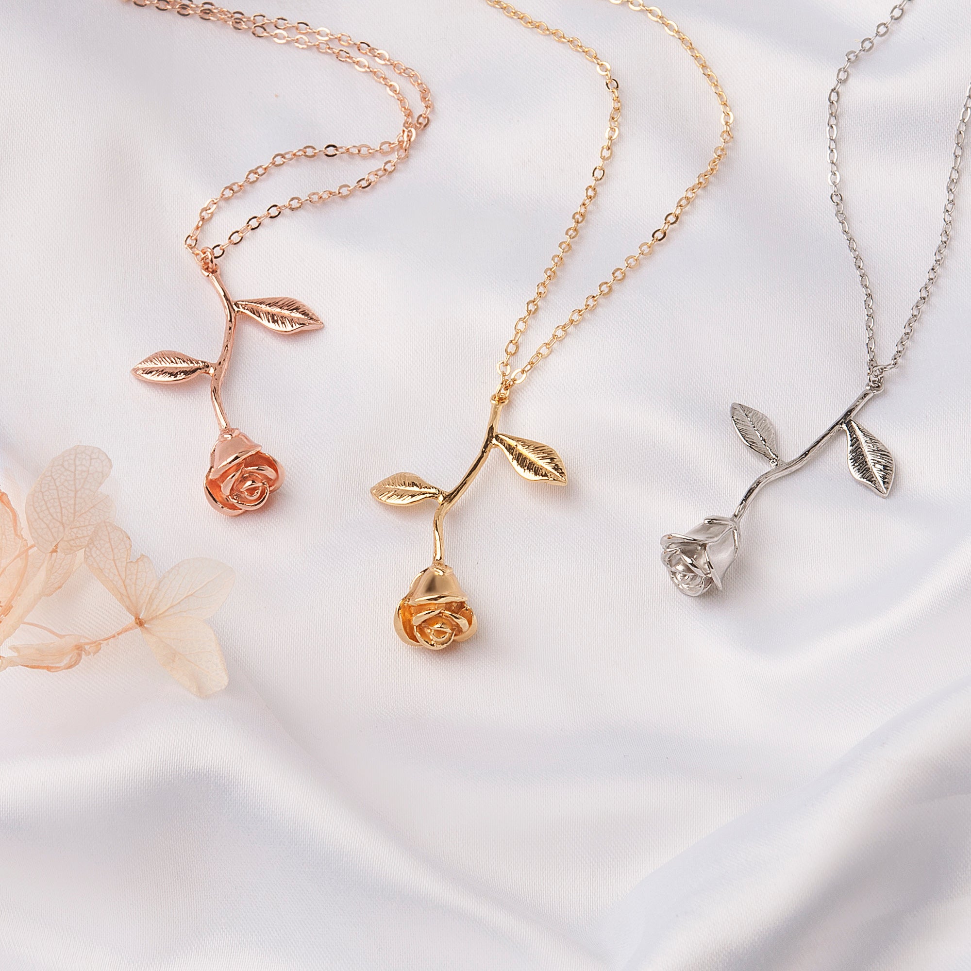 "To my beautiful Mom" Rose Necklace